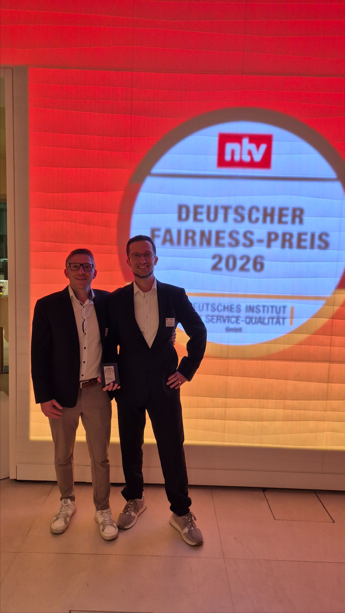 Michael Knott und Herr Laskewitz bei der Verleihung des Deutschen Fairness-Preises 2026