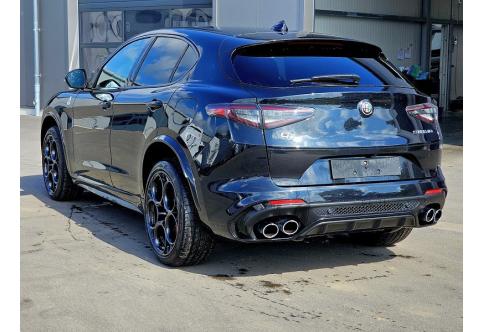 Alfa Romeo Stelvio #1