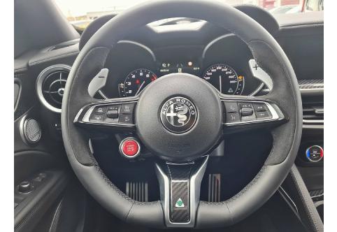 Alfa Romeo Stelvio #13