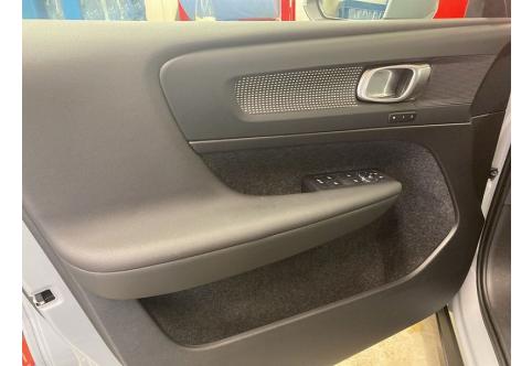 Volvo XC40 #13