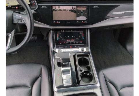 Audi Q8 #7