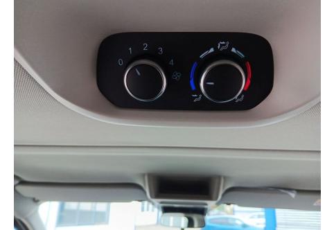 Ford Tourneo Custom #20