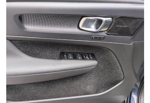 Volvo XC40 #8
