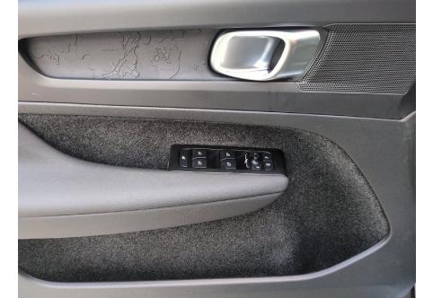 Volvo XC40 #8