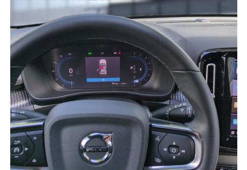 Volvo XC40 #10