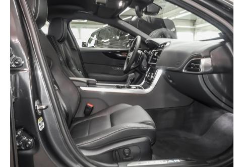 Jaguar XE #3