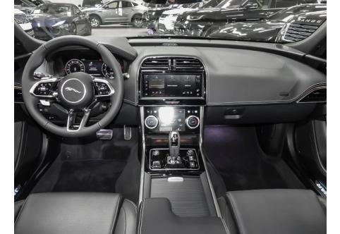 Jaguar XE #4