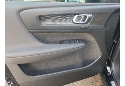 Volvo XC40 #10