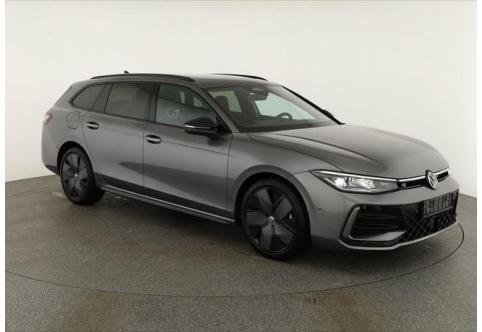 VW Passat Variant #1