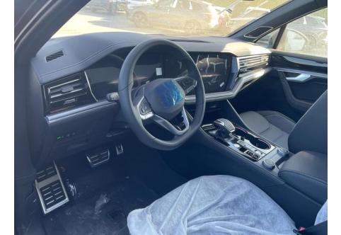 VW Touareg #1