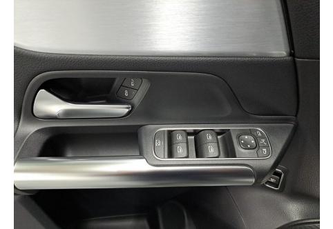 Mercedes-Benz GLA-Klasse #8