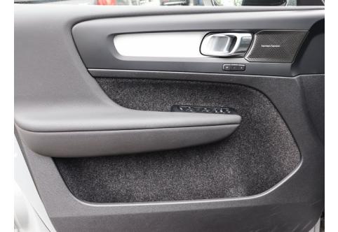 Volvo XC40 #10