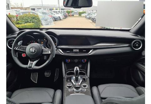 Alfa Romeo Stelvio #11